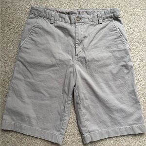Vineyard vines boys shorts size 16. Great condition.